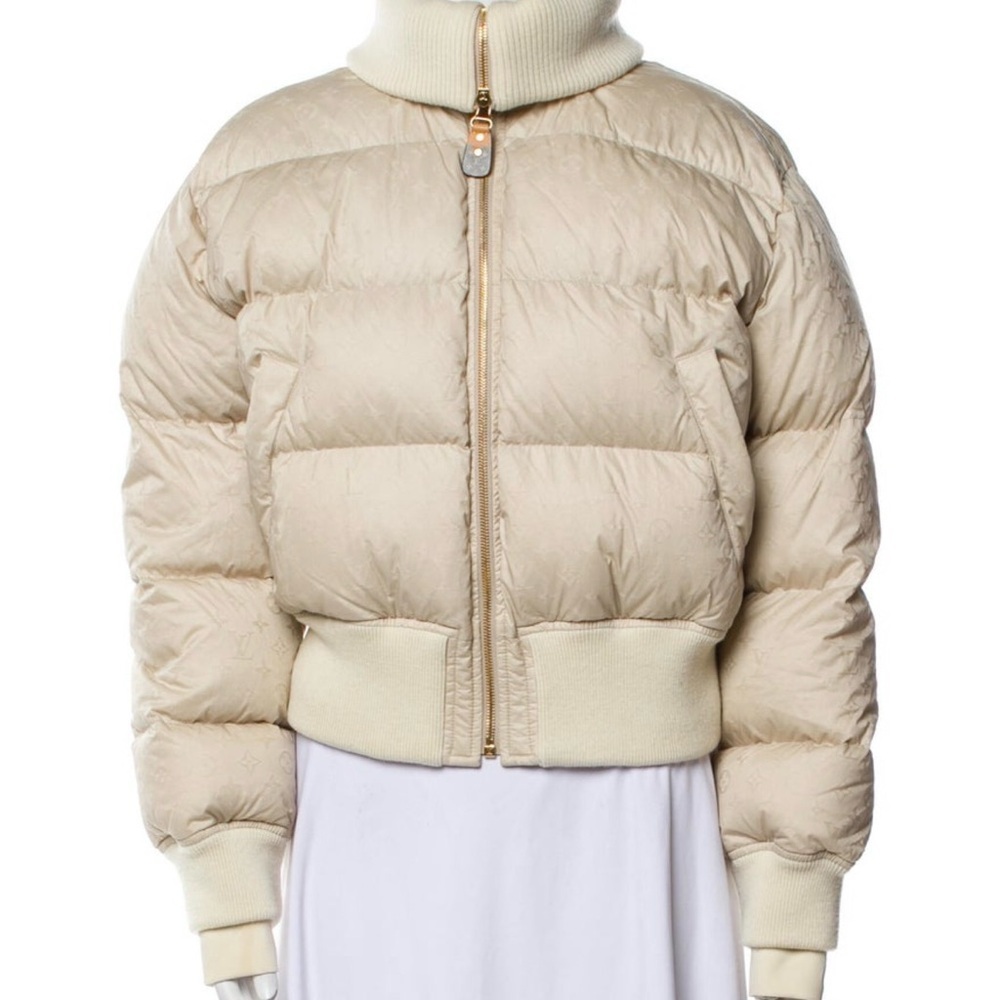 💋Louis Vuitton Beige Puffer Jacket 009 - Picture 3 of 15